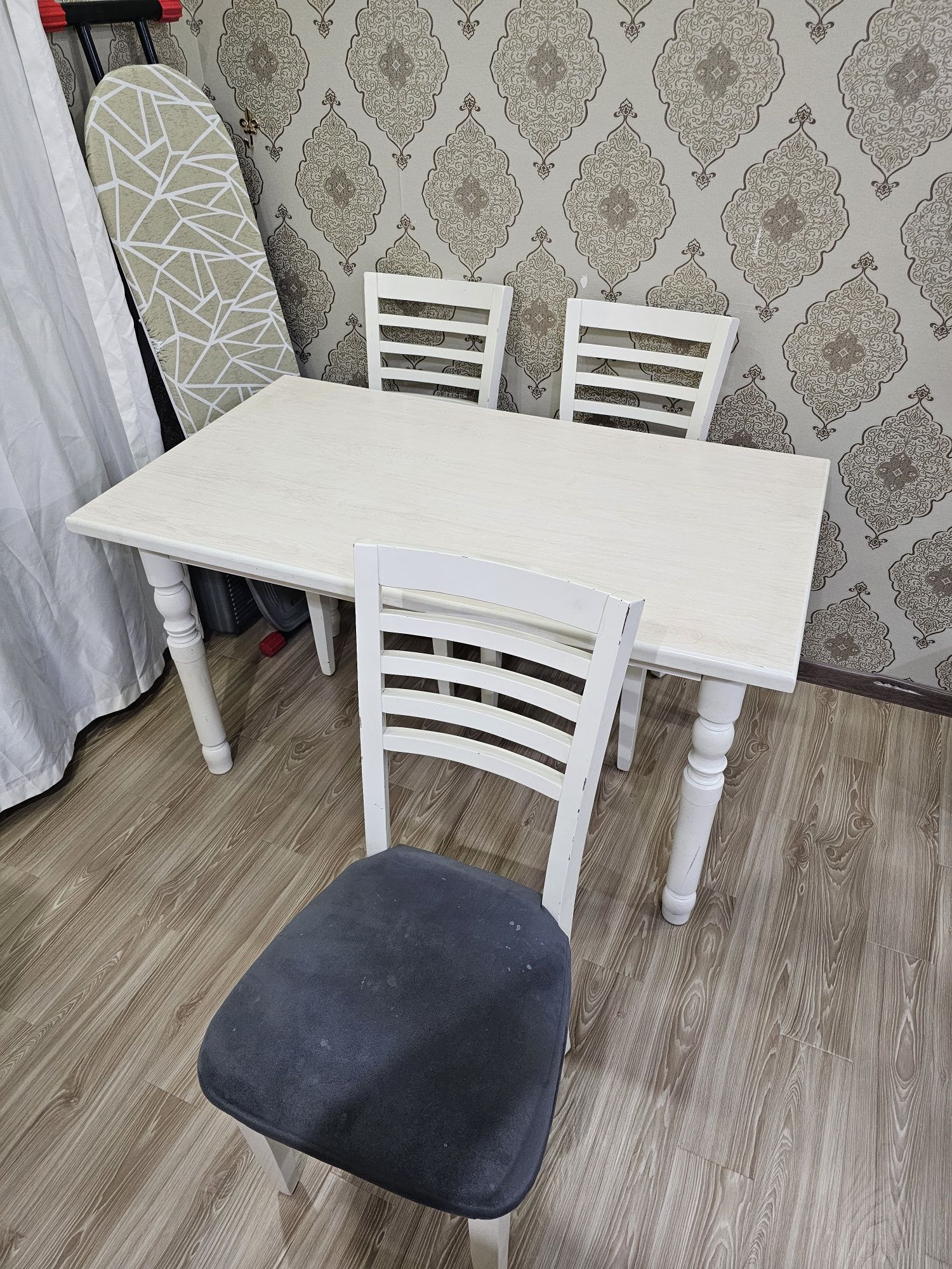 Продам  стол стулья комплект