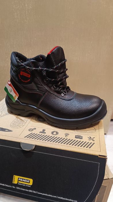 Продавам Работни обувки