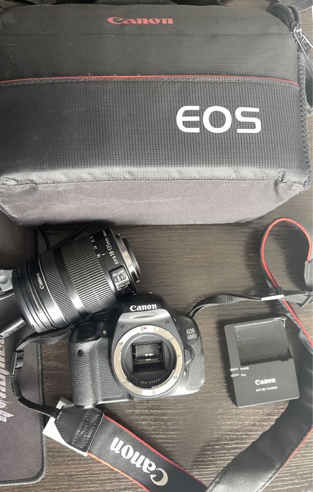 Canon Eos 600D обектив CANON EFS 18-135mm