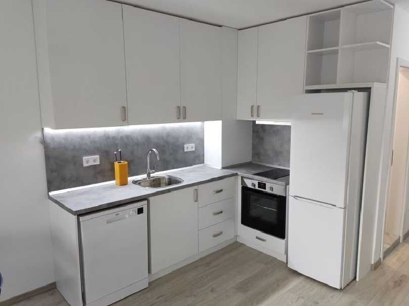 Дава се под наем Двустаен апартамент в София, Разсадника - 76 кв.м за 663 € - Снимка #2