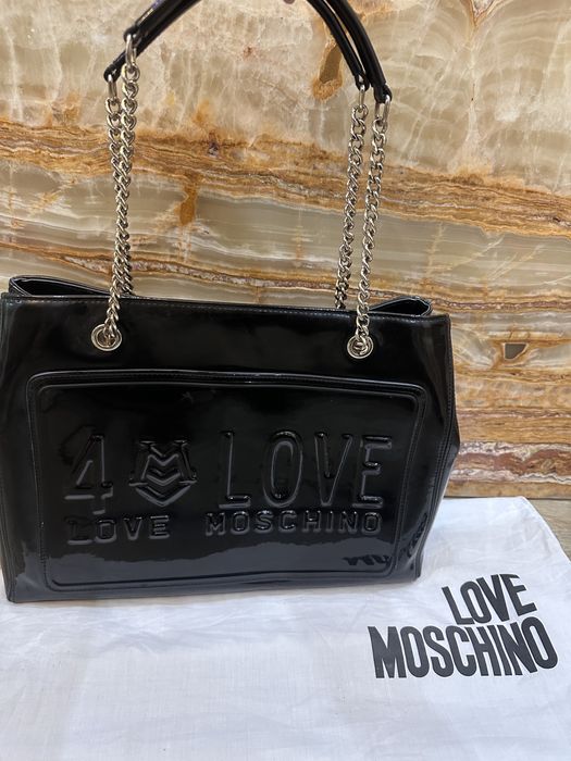 Чанта Love Moschino, черна, лак, размери 39/28/14 см