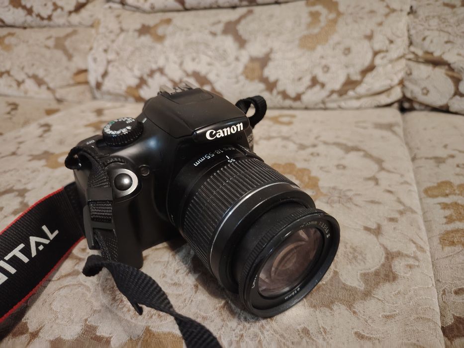 Полупрофессиональный фотоаппарат