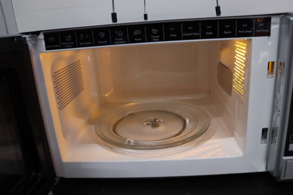 Микровълнова фурна SHARP R670S 2в1, грил, 20л, 800W, 13 програми