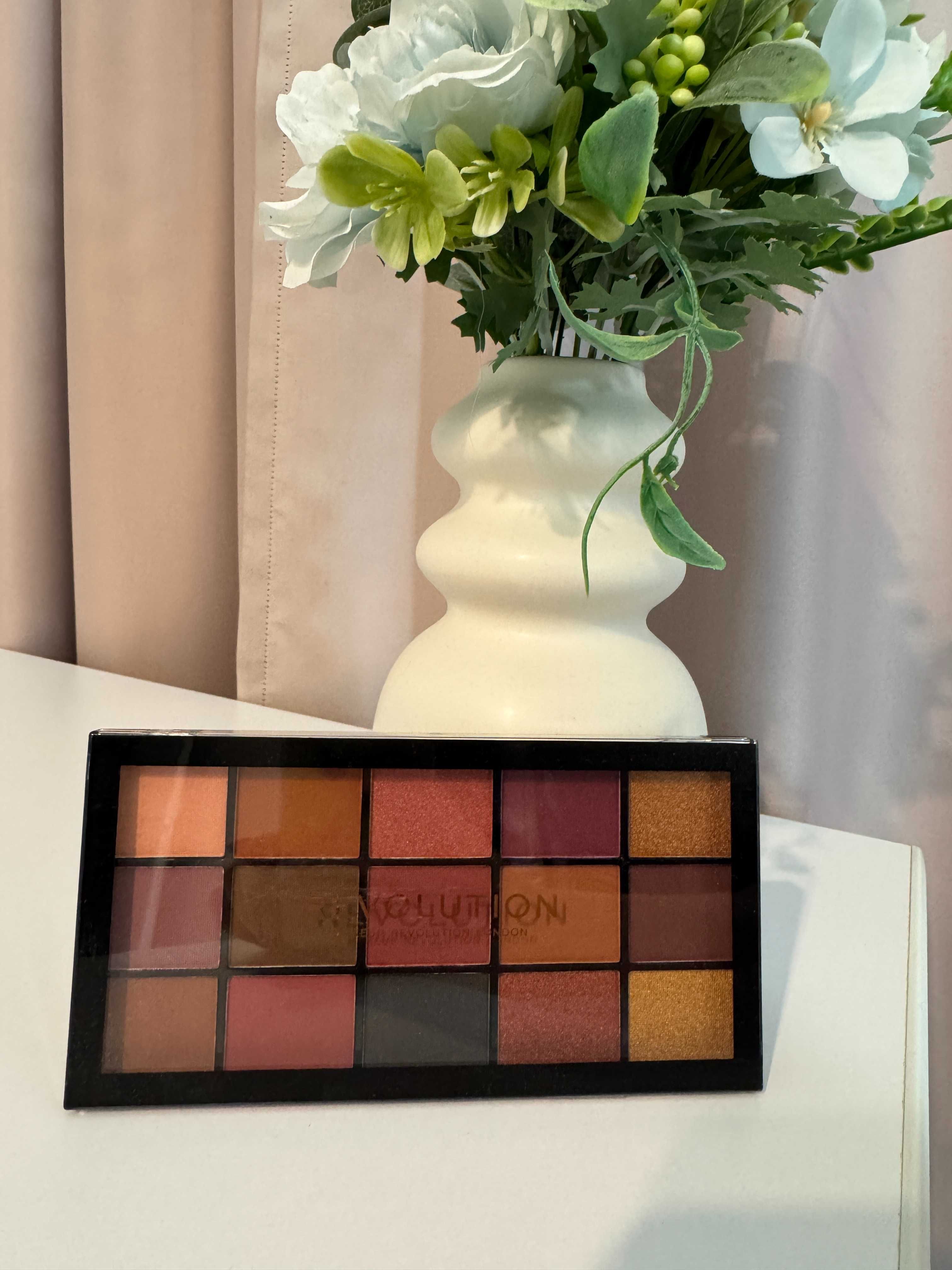 Палитра сенки за очи Makeup Revolution Reloaded Newtrals 3