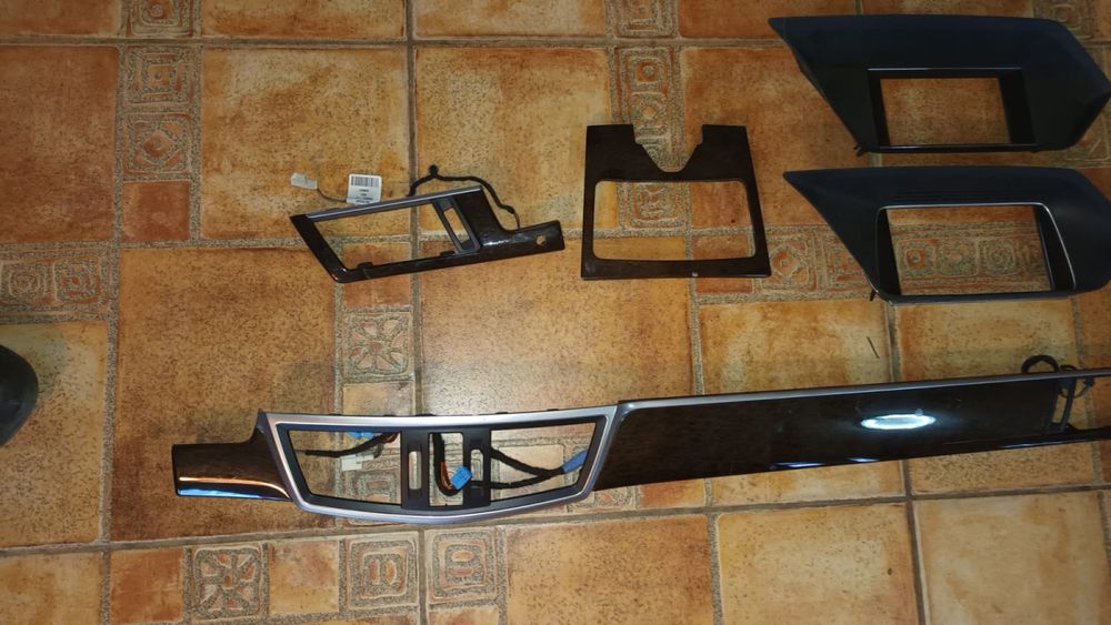 Piese auto,trimuri auto mercedes e classe
