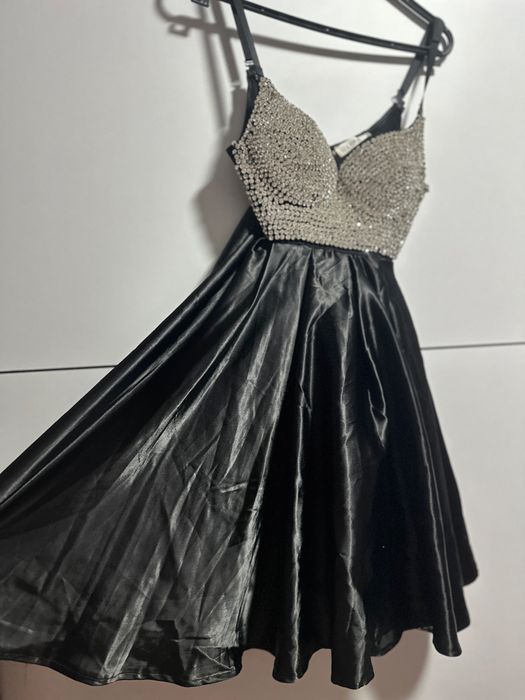 Rochie cu pietre