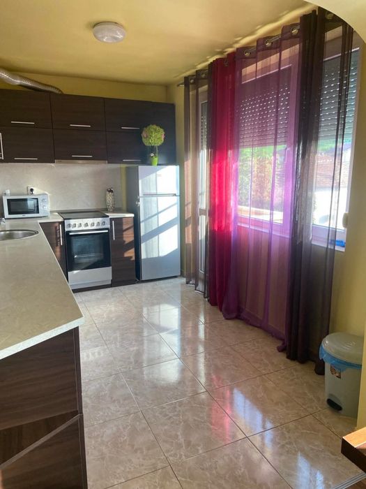 Дава се под наем Тристаен апартамент в Луковит - 75 кв.м за 229.5 € - Снимка #1