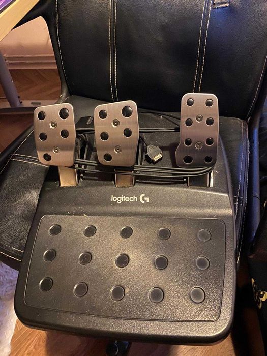Vand volan logitech g29 cu schimbator urgent