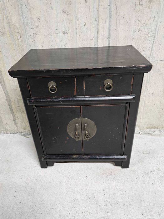 Оргинално Китайско шкафче