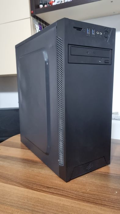 Unitate Server Worksta Intel Xeon 10 Core, 16GB RAM, GT740, SSD 160GB