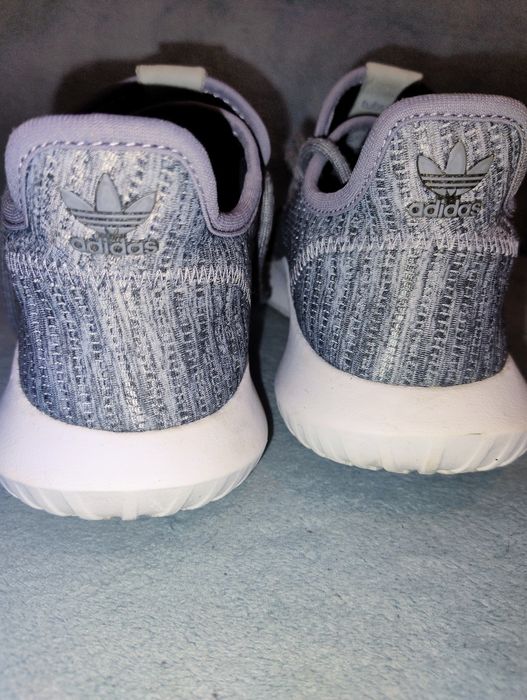 Vând Adidas sport