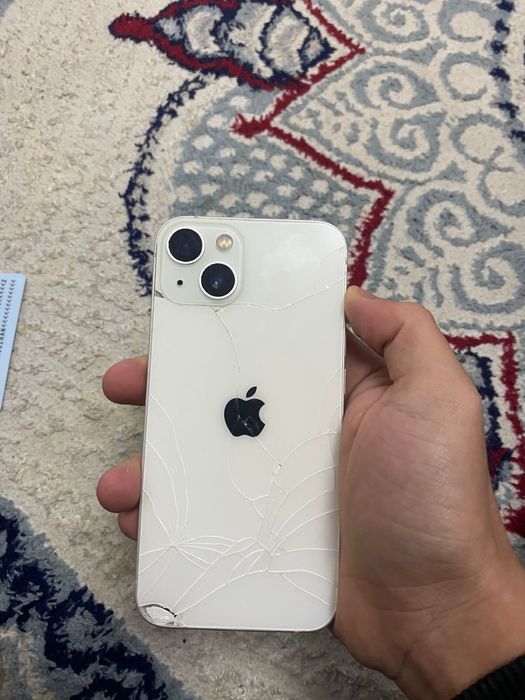 Iphone 13  белый