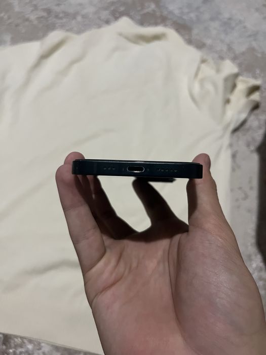 Продам айфон 13 срочно