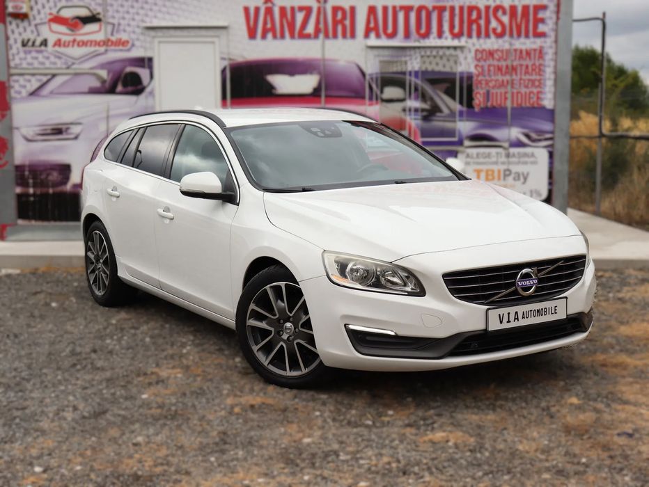 Volvo V60 Momentum 2.0 D4 181 cp/ Automat/ Euro 6/ Navigatie / Lane Assist