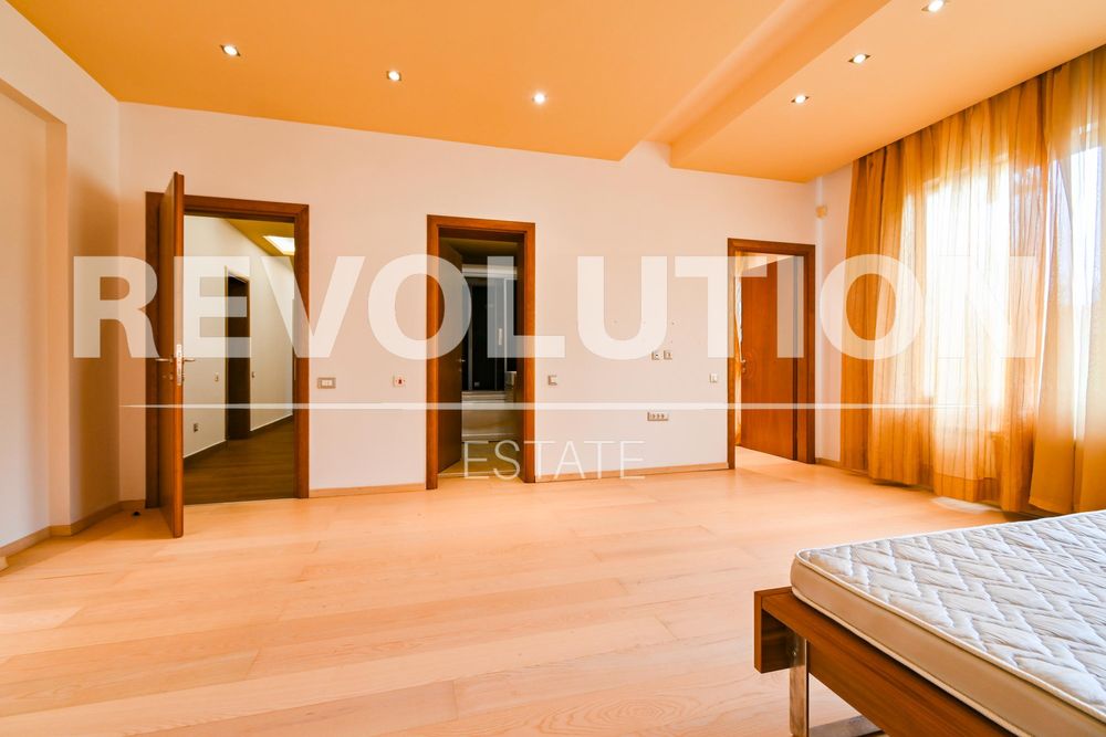 Дава се под наем Четиристаен апартамент в София, Витоша - 300 кв.м за 1900 € - Снимка #16