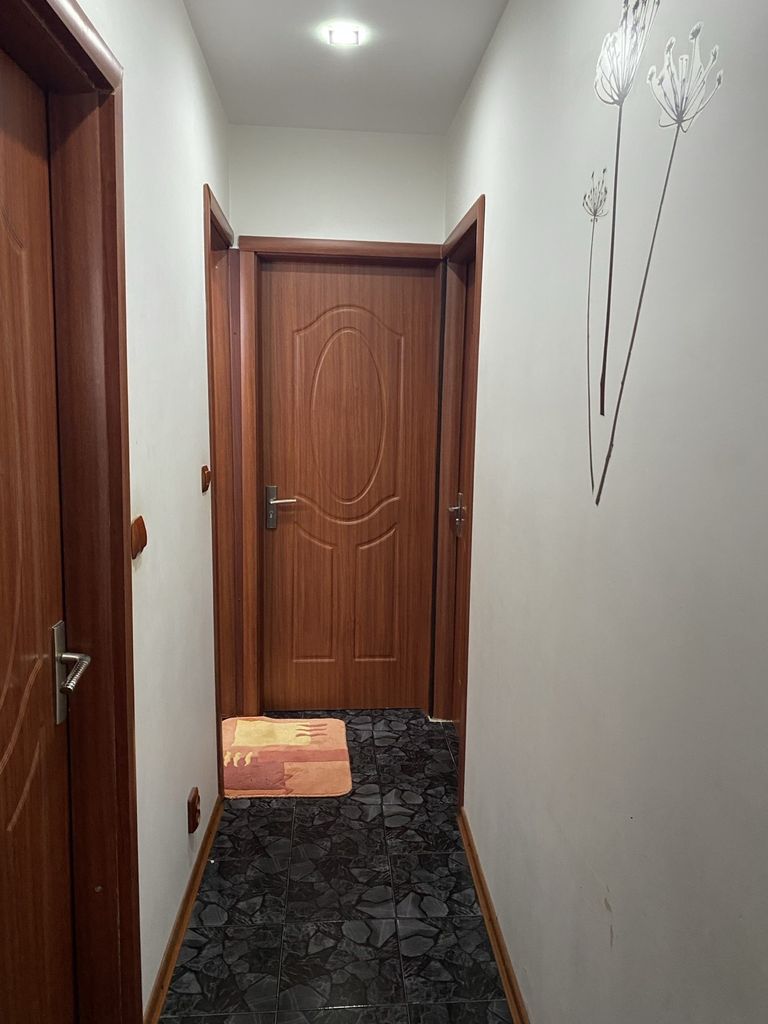 Продава се Тристаен апартамент в Шумен, 5-ти полк - 80 кв.м за 1753 €/кв.м - Снимка #2