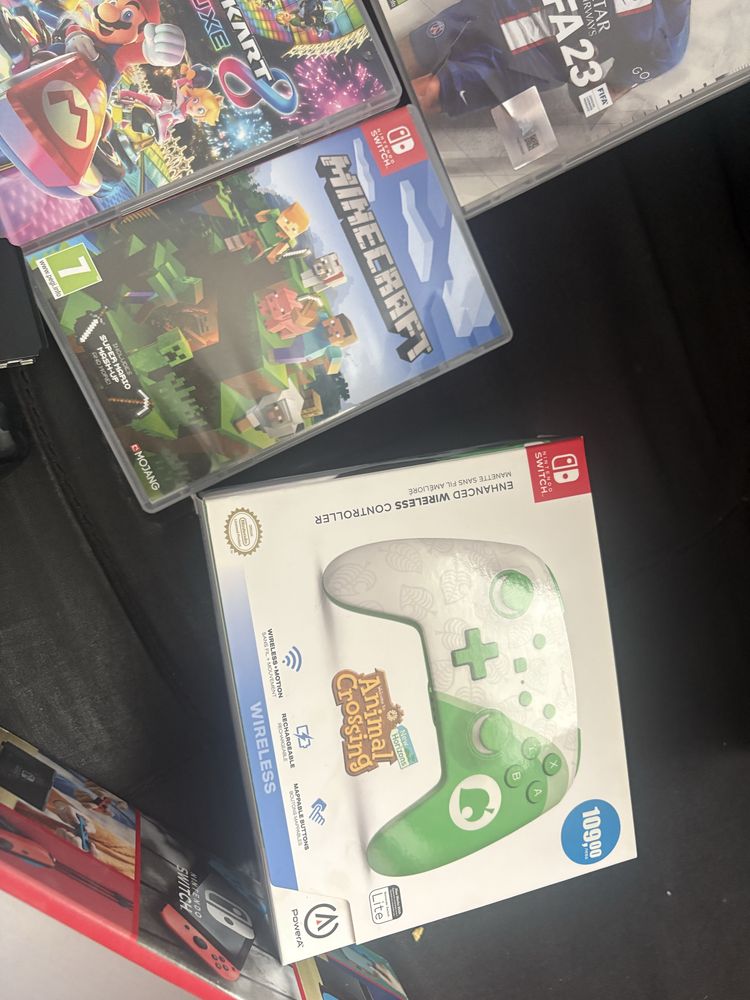 Nintendo switch, допълнителен джойстик и 5 игри