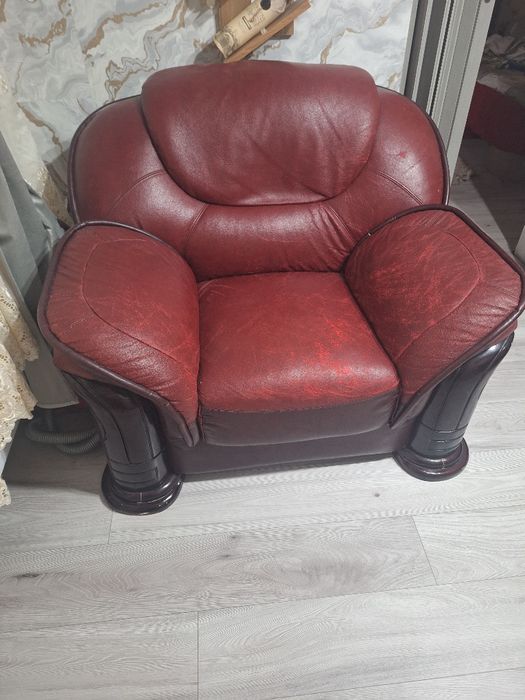 Vând 2 fotoli din piele