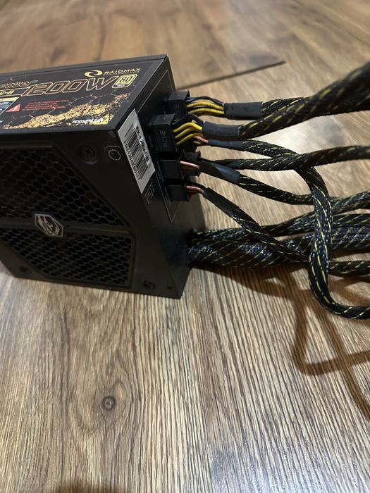 Захранване 1200 вата Raidmax cobra series 80 plus Gold