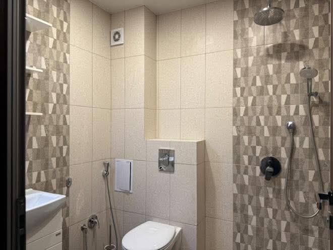 Дава се под наем Двустаен апартамент в Казанлък - 82 кв.м за 357 € - Снимка #2