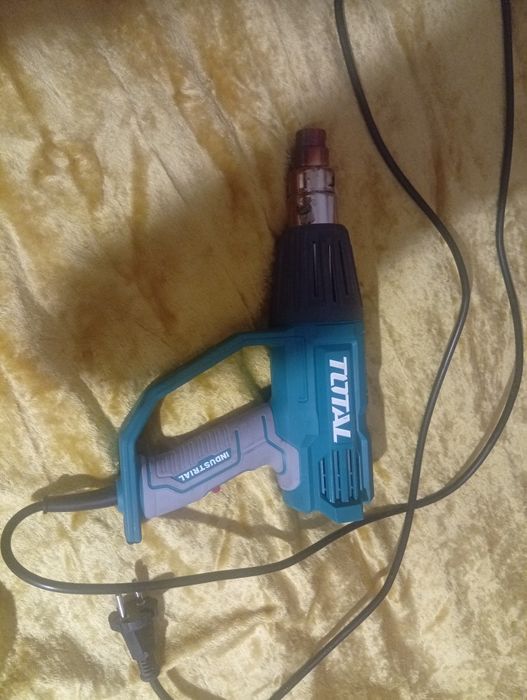 Работи перфектно без гаранция е но е много мощен Пистолет за горещ въз