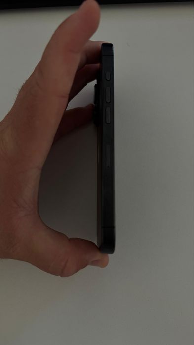 Iphone 15 pro 88% baterie