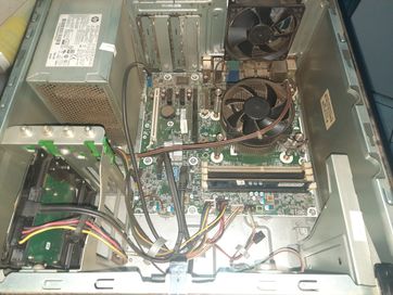 Продавам HP EliteDesk 705 G1 MT