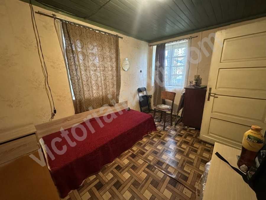 Двуетажна къща в село Ресен