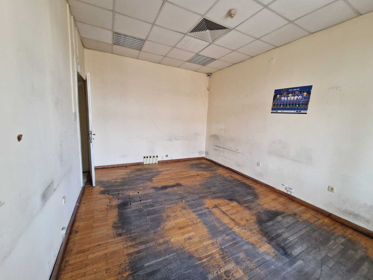 Дава се под наем Офис в София, Център - 850 кв.м за 8500 € - Снимка #9