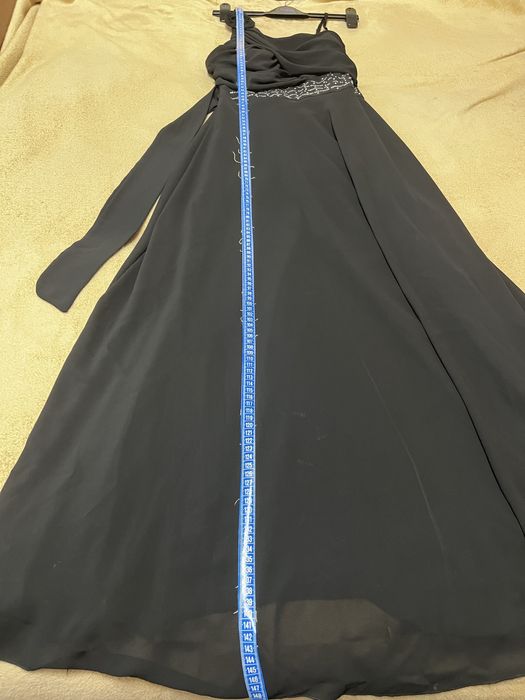 Rochie elegantă de seară, neagră, asimetrică, cu detalii strălucitoare