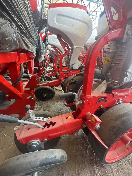 Сеялка пневматическая дисковая (6-рядная)