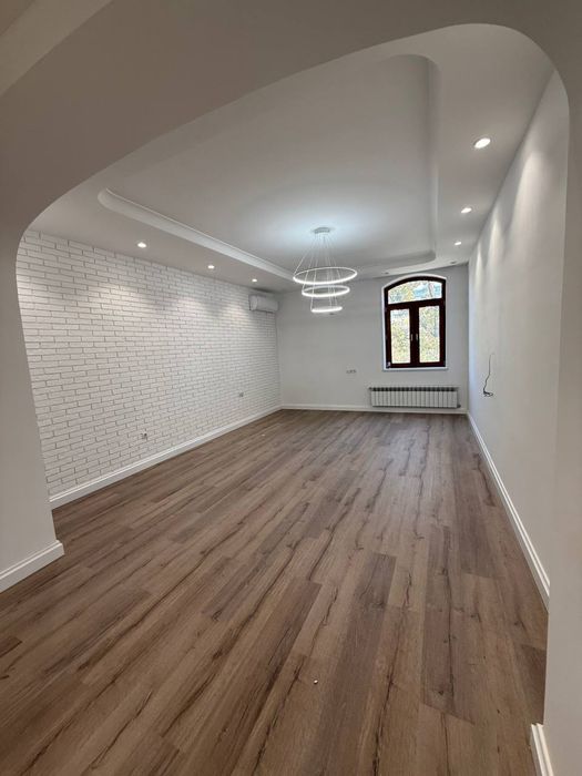 Продаётся КВАРТИРА 4/5/6 на 221м2 Ц-5 Ор-р: Финансовый институт