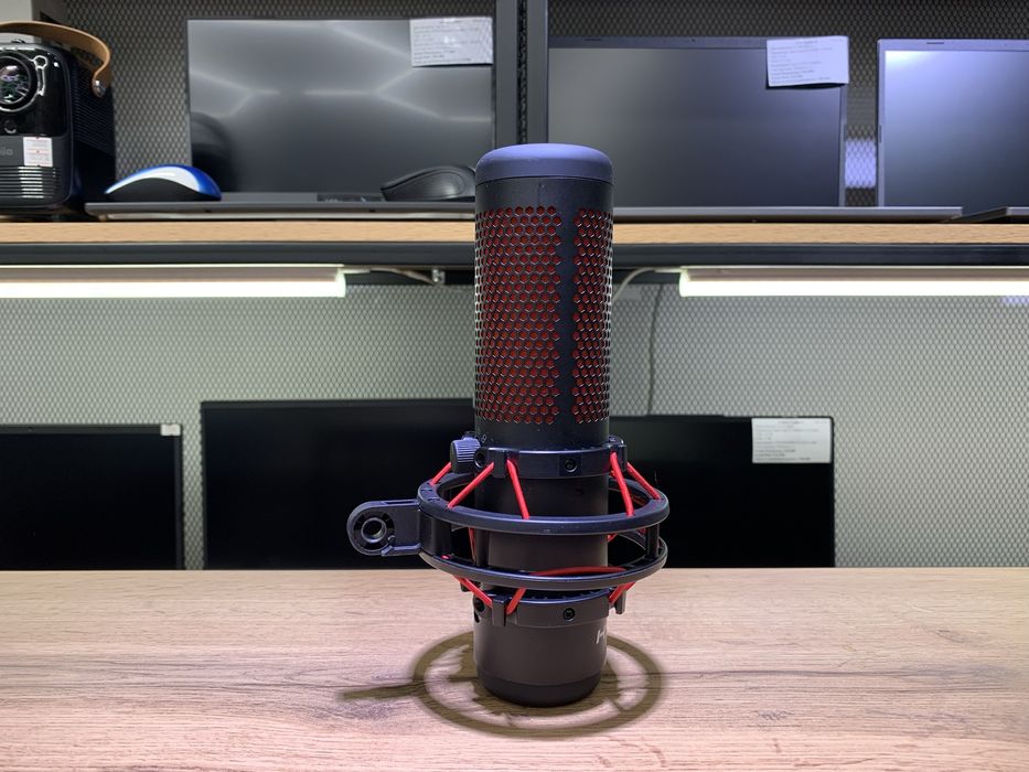 Микрофон HyperX QuadCast, игровой конденсаторный, есть штатив,1123/А10