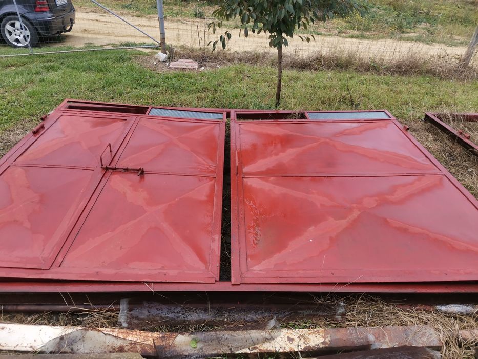 Porți, uși pentru garaj, magazie