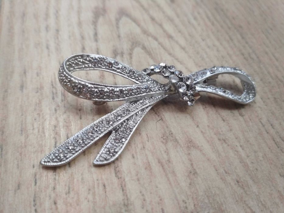 бижу игла брошка украшение за дреха