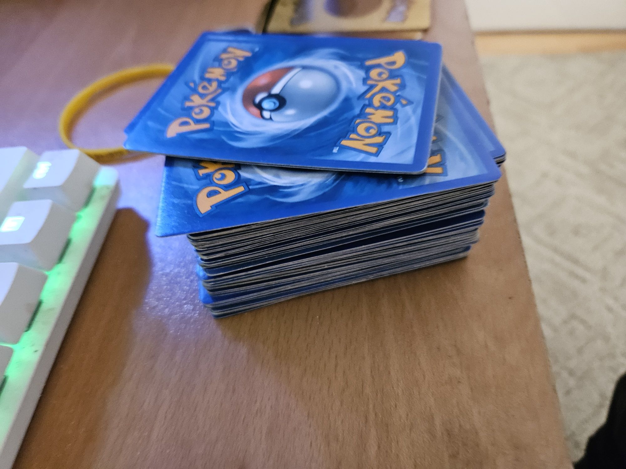 Pokemon карти 173 на брой