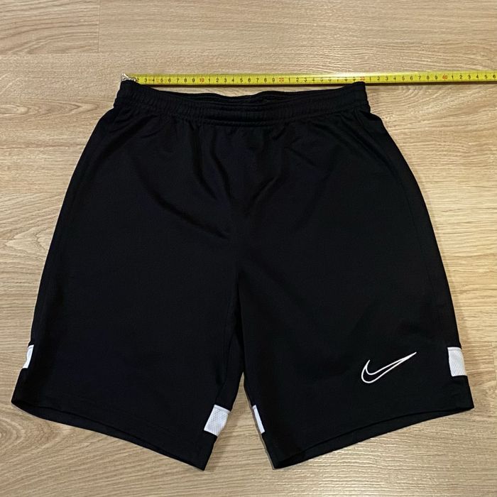 Pantaloni scurti Nike, marime S