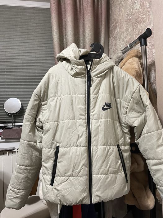 Дамско оригинално яке Nike размер XS