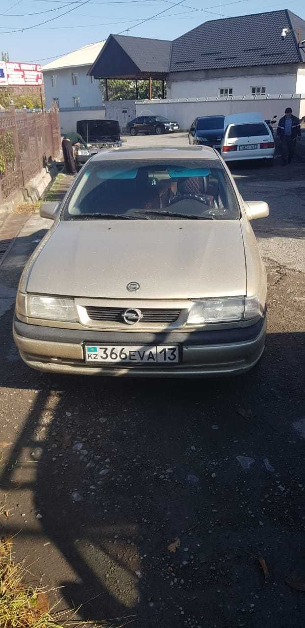 Продается Opel Vectra  1992год