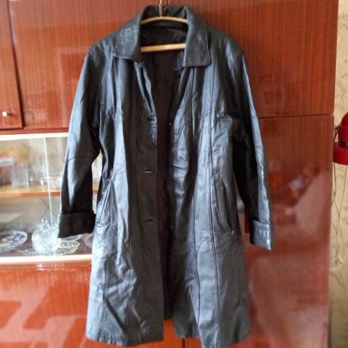 Продам женское кожаное пальто