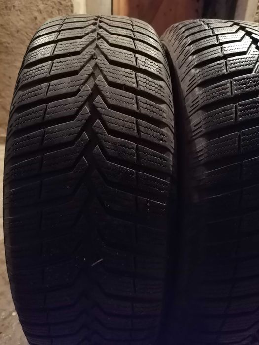 Продавам 2 броя зимни гуми 185.65.15 на 1 сезон дот 2019 Vresstain