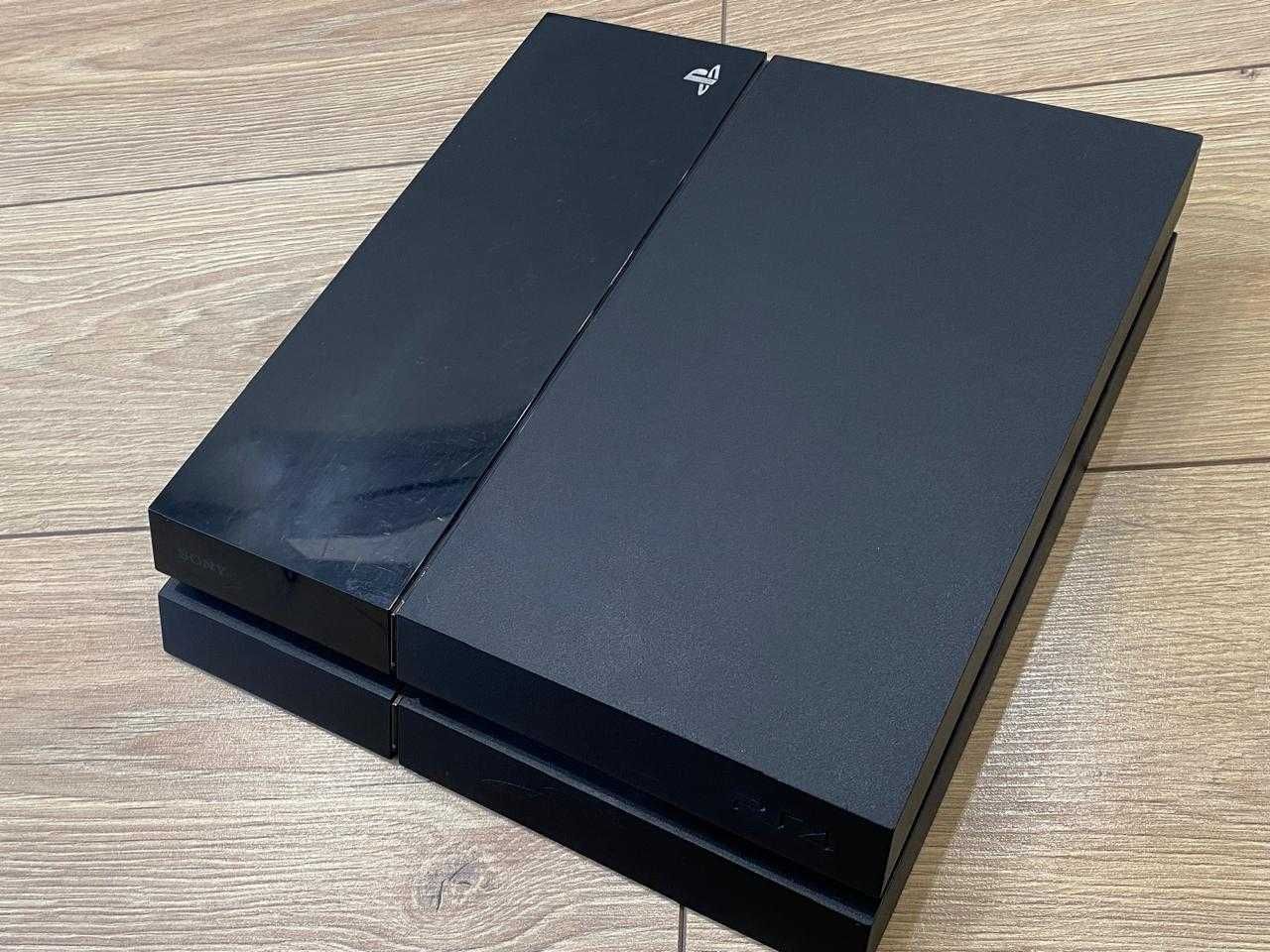 Sony PlayStation 4 + 2 Геймпада