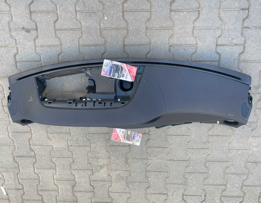 Mercedes Benz W222 - S - plansa de bord - HUD cusatura alba / gri