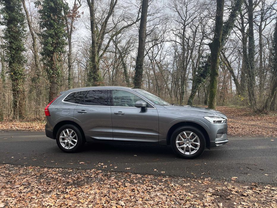 VOLVO XC60 B4 Diesel AWD, Momentum Pro Mild-Hybrid Pavilion Panoramic