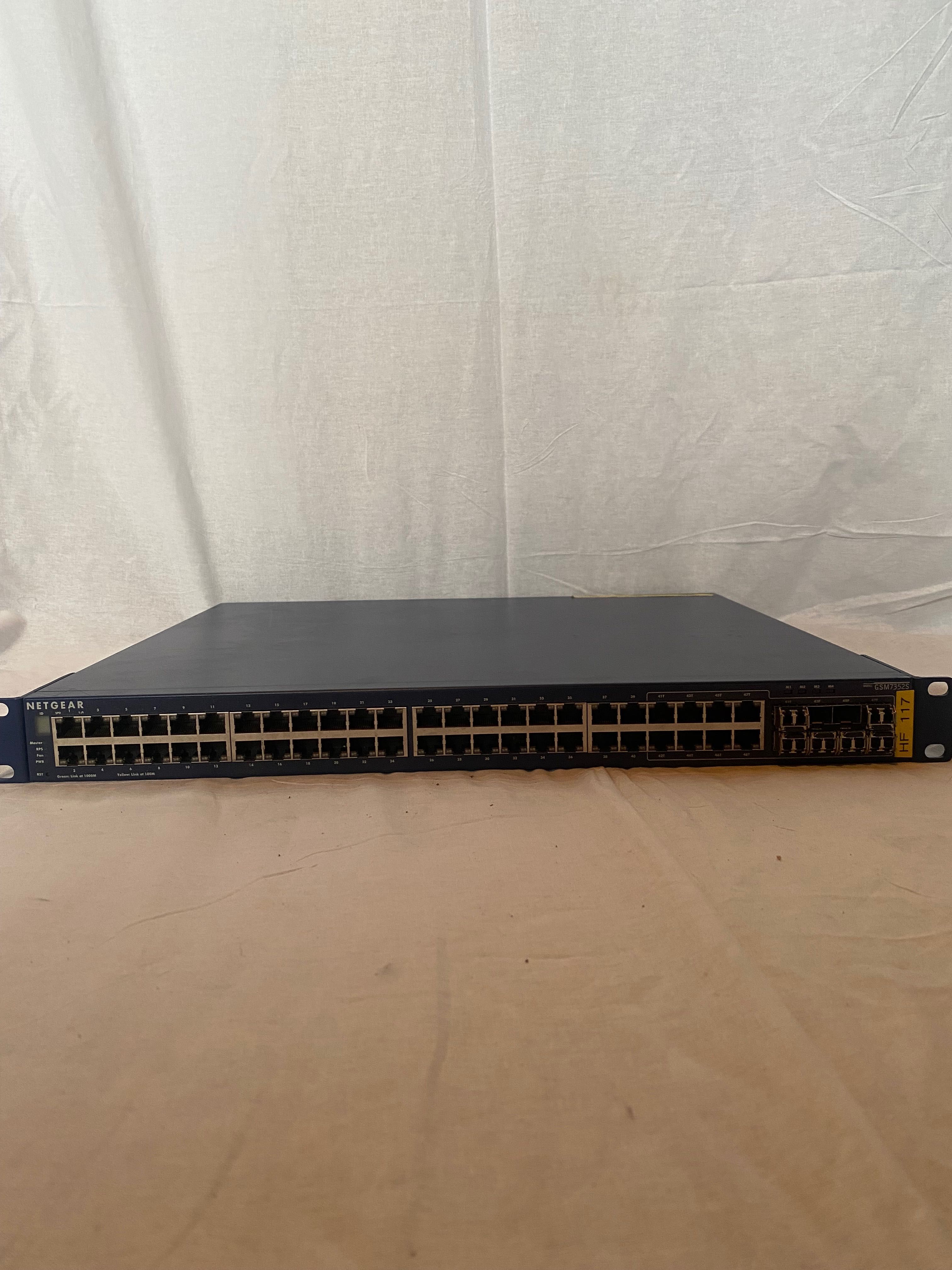 Суич Netgear 7352S