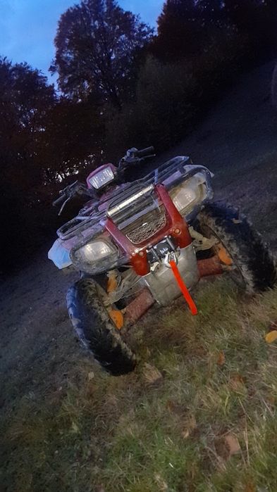 Vând atv honda 550
