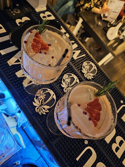 Bar mobil / fantana de ciocolata