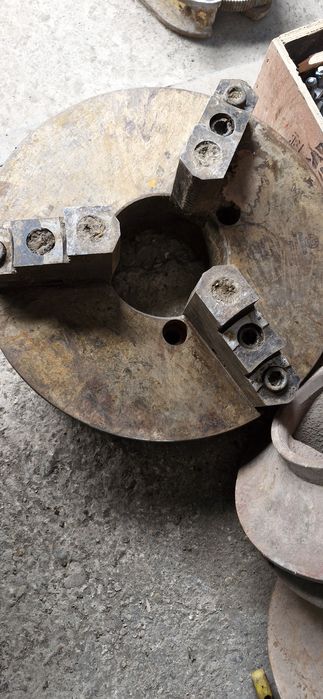 Патрон токарные.