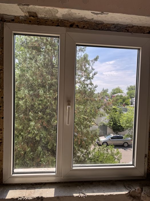 Geam termopan alb Rehau cu geam antireflex exterior