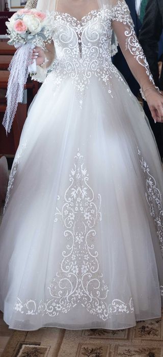 Vand rochita de mireasa